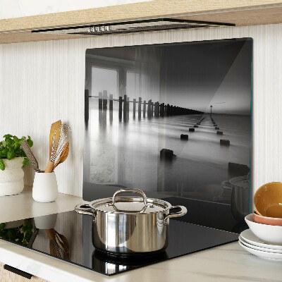 Tábua para corte O cais em preto e branco