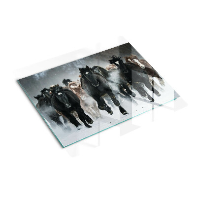 Tábua para corte Cavalos galopando no nevoeiro