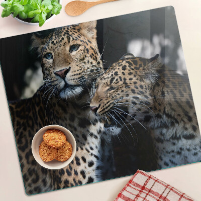 Tábua para corte Chitas em um fundo escuro