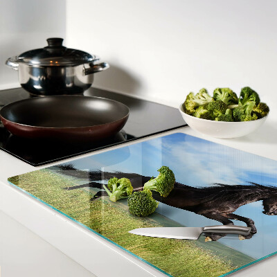 Tábua para cozinha Cavalo preto no prado