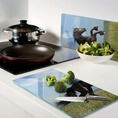 Tábua para cozinha Cavalo preto no prado