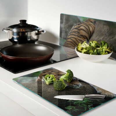 Tábua para cozinha Tigre no tronco de uma árvore