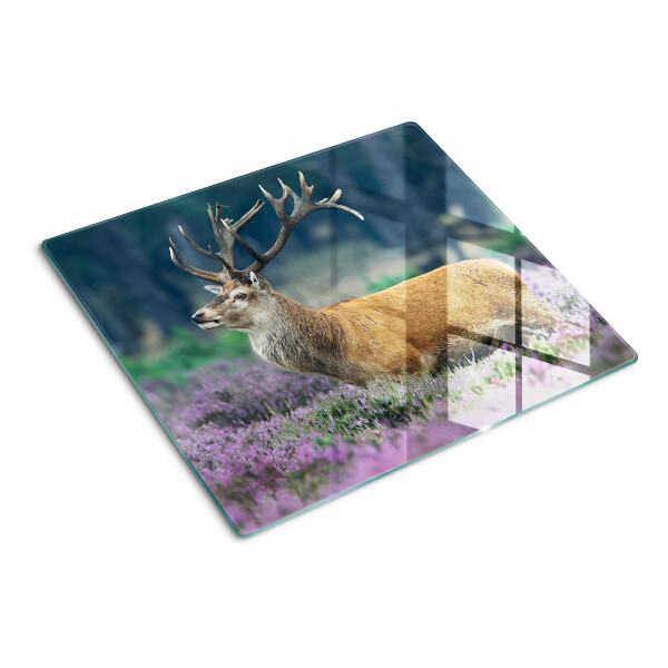 Tábua para corte Veado em uma paisagem de lavanda