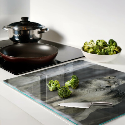 Tábua para cozinha Um lobo em um cenário de floresta