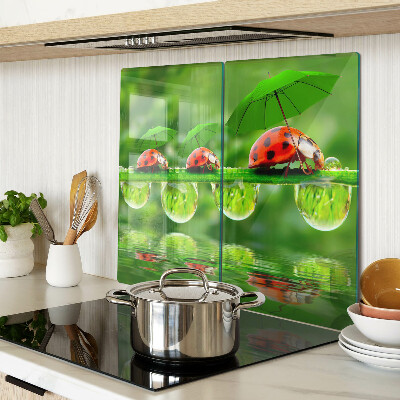 Tábua para cozinha Joaninhas em folhas com gotas de água