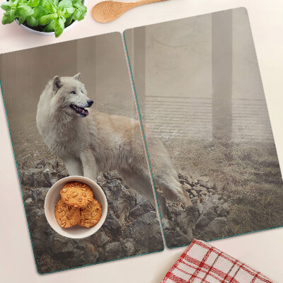 Tábua para corte Lobo em uma montanha rochosa