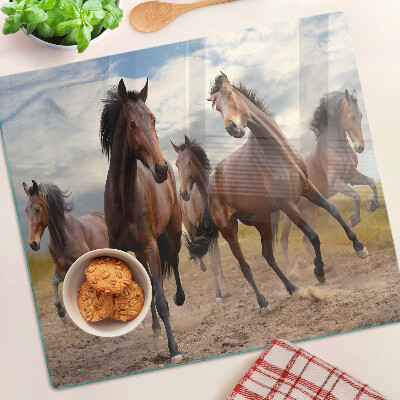 Tábua para corte Cavalos correndo no pasto
