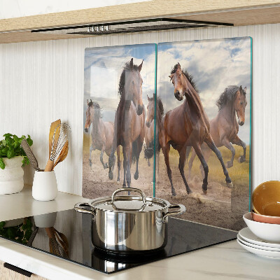 Tábua para corte Cavalos correndo no pasto