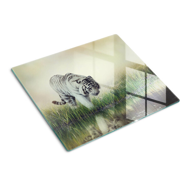 Tábua para corte Tigre na grama