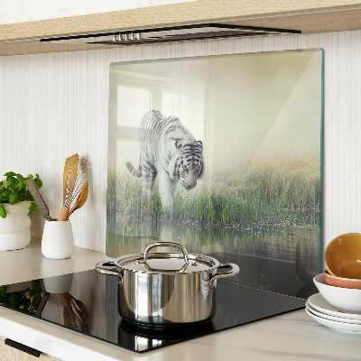 Tábua para corte Tigre na grama