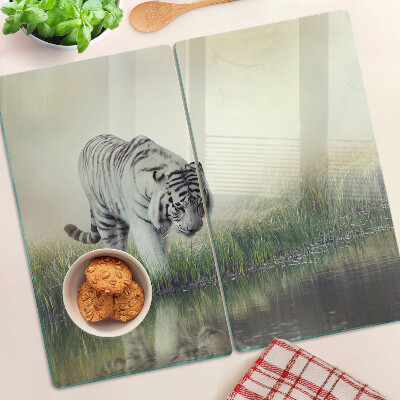 Tábua para corte Tigre na grama