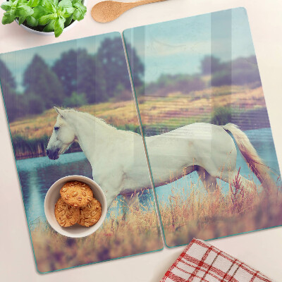 Tábua para corte Cavalo branco na água