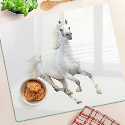 Tábua para corte Cavalo branco em movimento