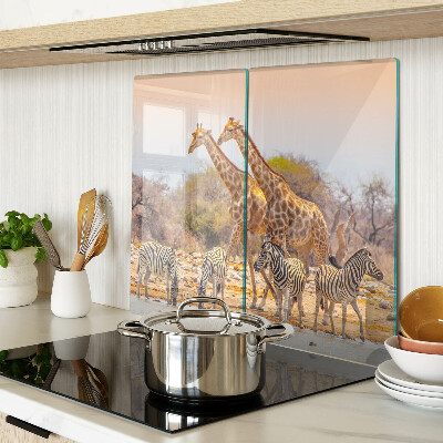 Tábua para corte Zebra e girafa em seu habitat natural