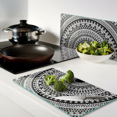 Tábua para cozinha Mandala em tons de preto e branco