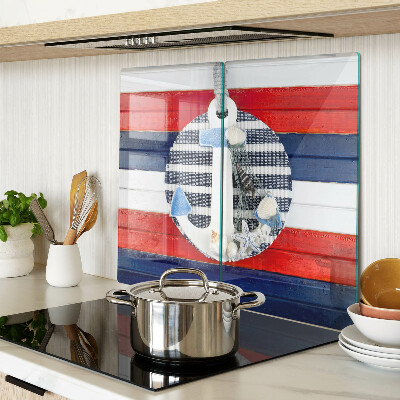 Tábua para cozinha Âncora contra o fundo de listras