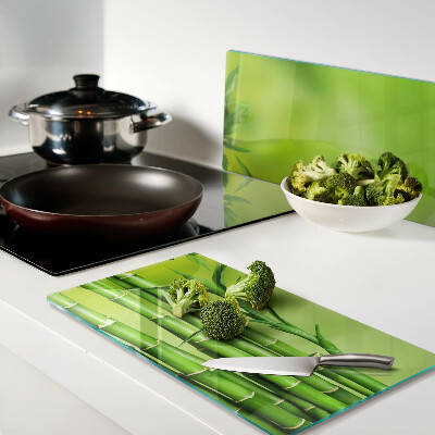 Tábua para cozinha Bambu em fundo verde