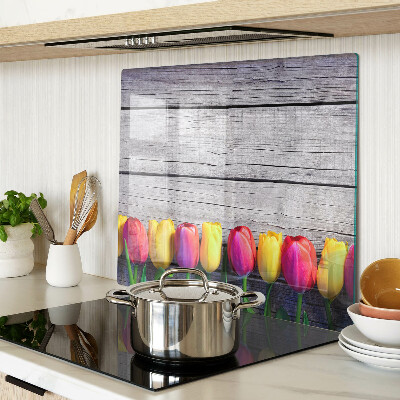 Tábua para cozinha Tulipas em um fundo de madeira