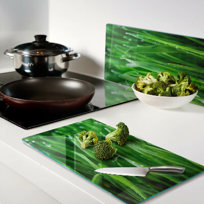 Tábua para corte Grama com gotas de água