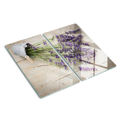 Tábua para corte Lavanda em um vaso sobre um fundo de madeira