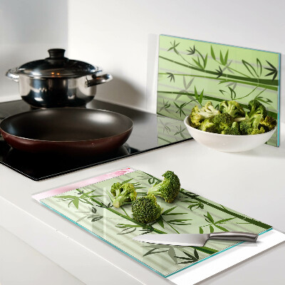 Tábua para corte Bambu em fundo verde