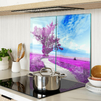 Tábua para corte Uma árvore roxa contra o céu