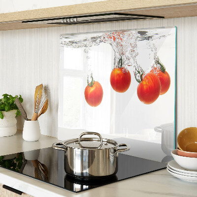 Tábua para corte Tomates na água