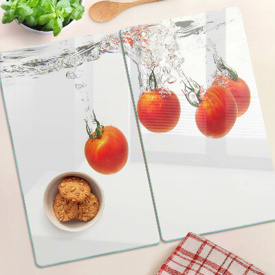 Tábua para corte Tomates na água