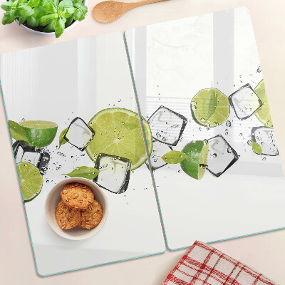 Tábua para corte Limões com gelo na água