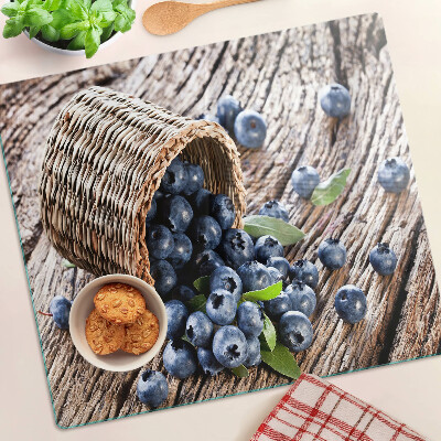 Tábua para corte Frutas vermelhas em uma cesta