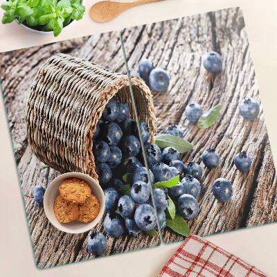 Tábua para corte Frutas vermelhas em uma cesta