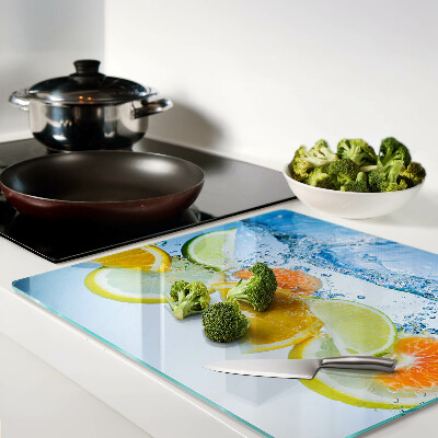 Tábua para corte Frutas cítricas em água