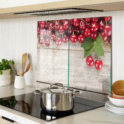 Tábua para cozinha Cerejas em um fundo de madeira