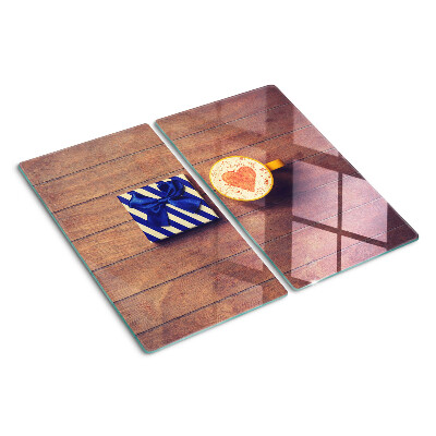 Tábua para cozinha Um presente com um coração em uma xícara