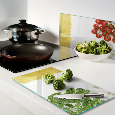 Tábua para corte Macarrão com ervas e tomates