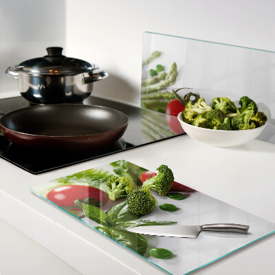 Tábua para cozinha Legumes em uma bancada branca