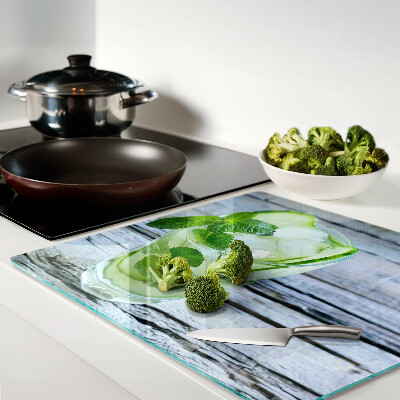 Tábua para corte Um coquetel refrescante com hortelã