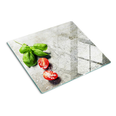 Tábua para corte Tomates com manjericão e sal