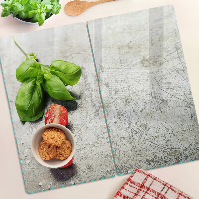 Tábua para corte Tomates com manjericão e sal