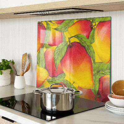 Tábua para corte Pimentões em um fundo de folhas verdes