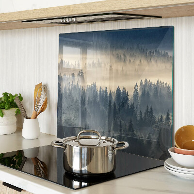 Tábua para cozinha Cenário de floresta enevoada
