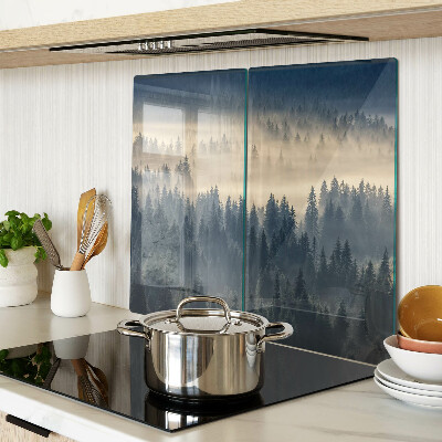 Tábua para cozinha Cenário de floresta enevoada