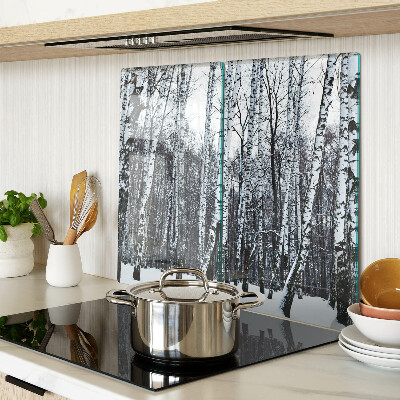 Tábua para corte Floresta de inverno com bétulas