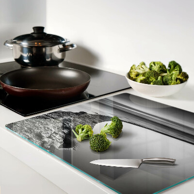 Tábua para cozinha Uma paisagem litorânea em tons de cinza