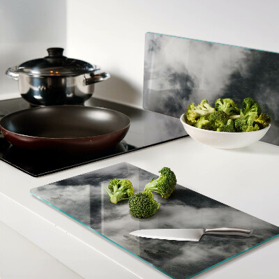 Tábua para corte Montanhas nas nuvens