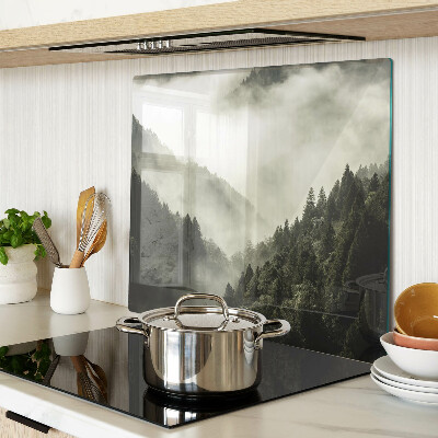 Tábua para corte Paisagem montanhosa com neblina