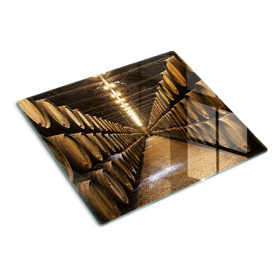 Tábua para corte Interior de uma vinícola com barris