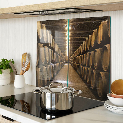 Tábua para corte Interior de uma vinícola com barris