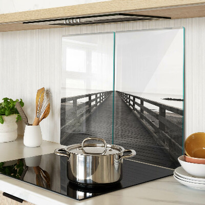 Tábua para corte Ponte de madeira sobre a água