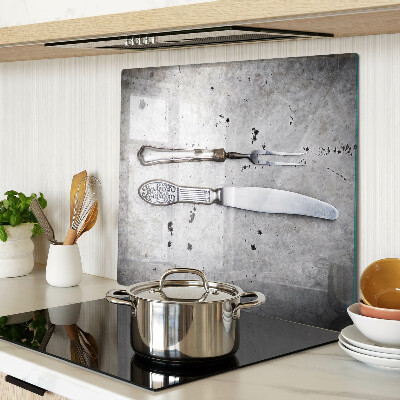 Tábua para corte Talheres em fundo de concreto